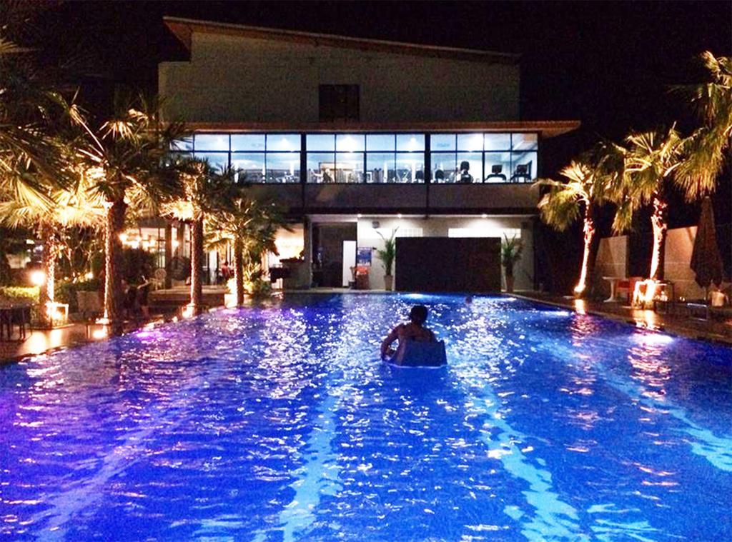 Ray Hotel Buriram Ngoại thất bức ảnh