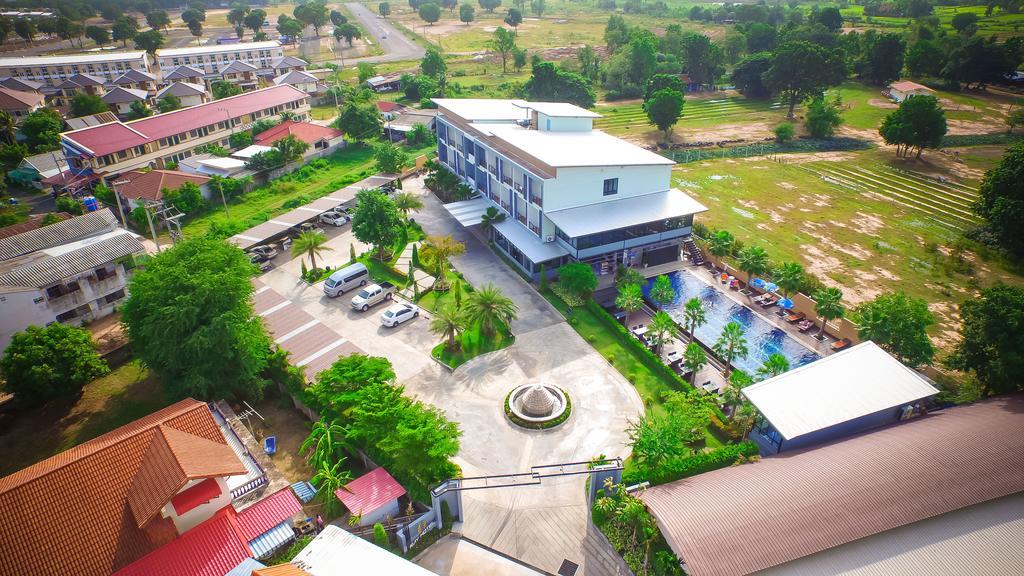 Ray Hotel Buriram Ngoại thất bức ảnh