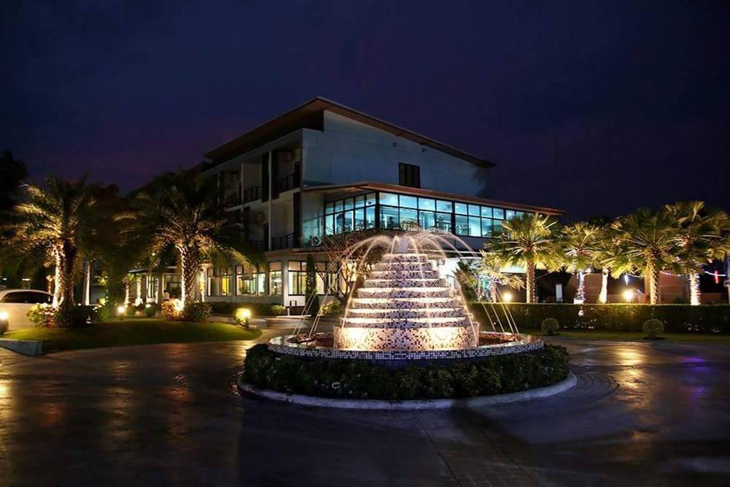 Ray Hotel Buriram Ngoại thất bức ảnh